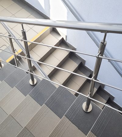 montaz balustrad schodowych